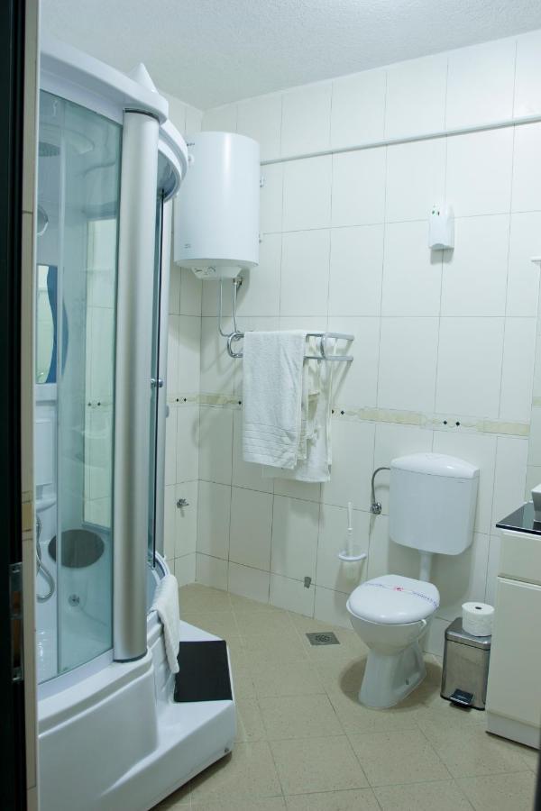 Apartmani Aida Ulcinj Exterior foto