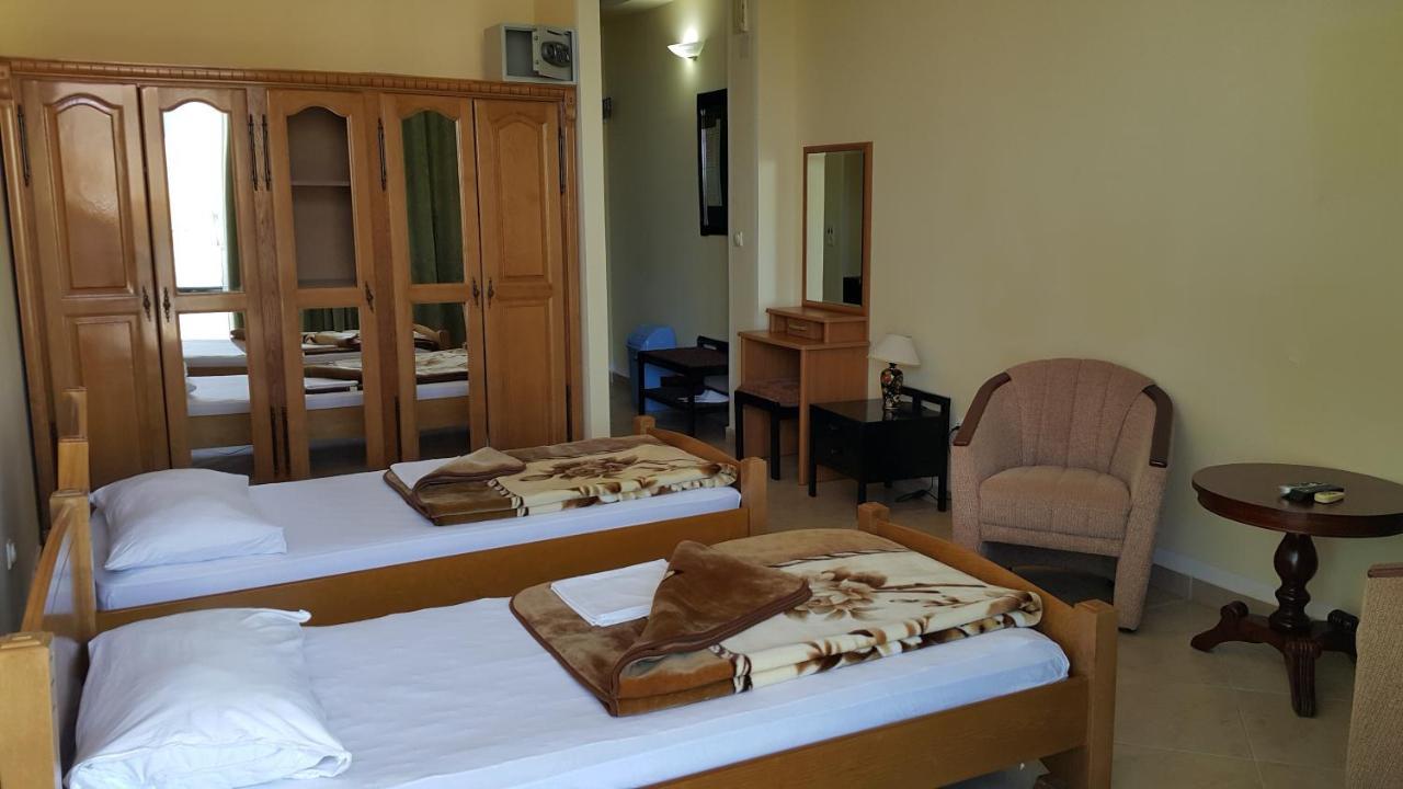 Apartmani Aida Ulcinj Exterior foto